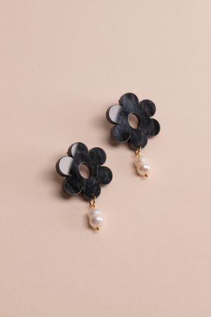 Обеци Black Flower
