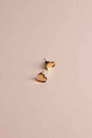 ergi-earrings-golden-hearts-xs-2 Обеци на щифт Golden Hearts (Small)