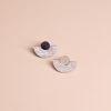 ergi-earrings-parabola-white-marble-silver-1 Обеци Parabola White Marble & Silver Mirror