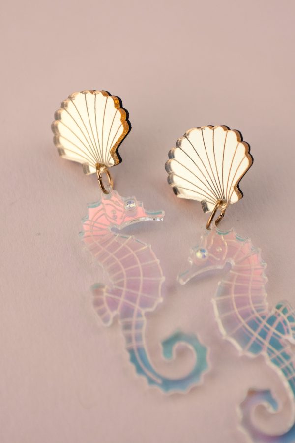 ergi-earrings-seahorse-closeup Обеци Seahorse